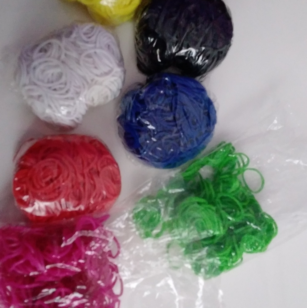2100 latex free loom bands